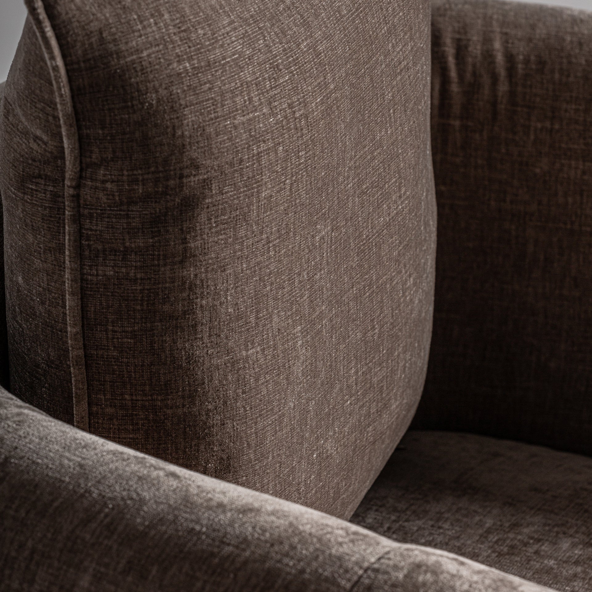KARKA ARMCHAIR